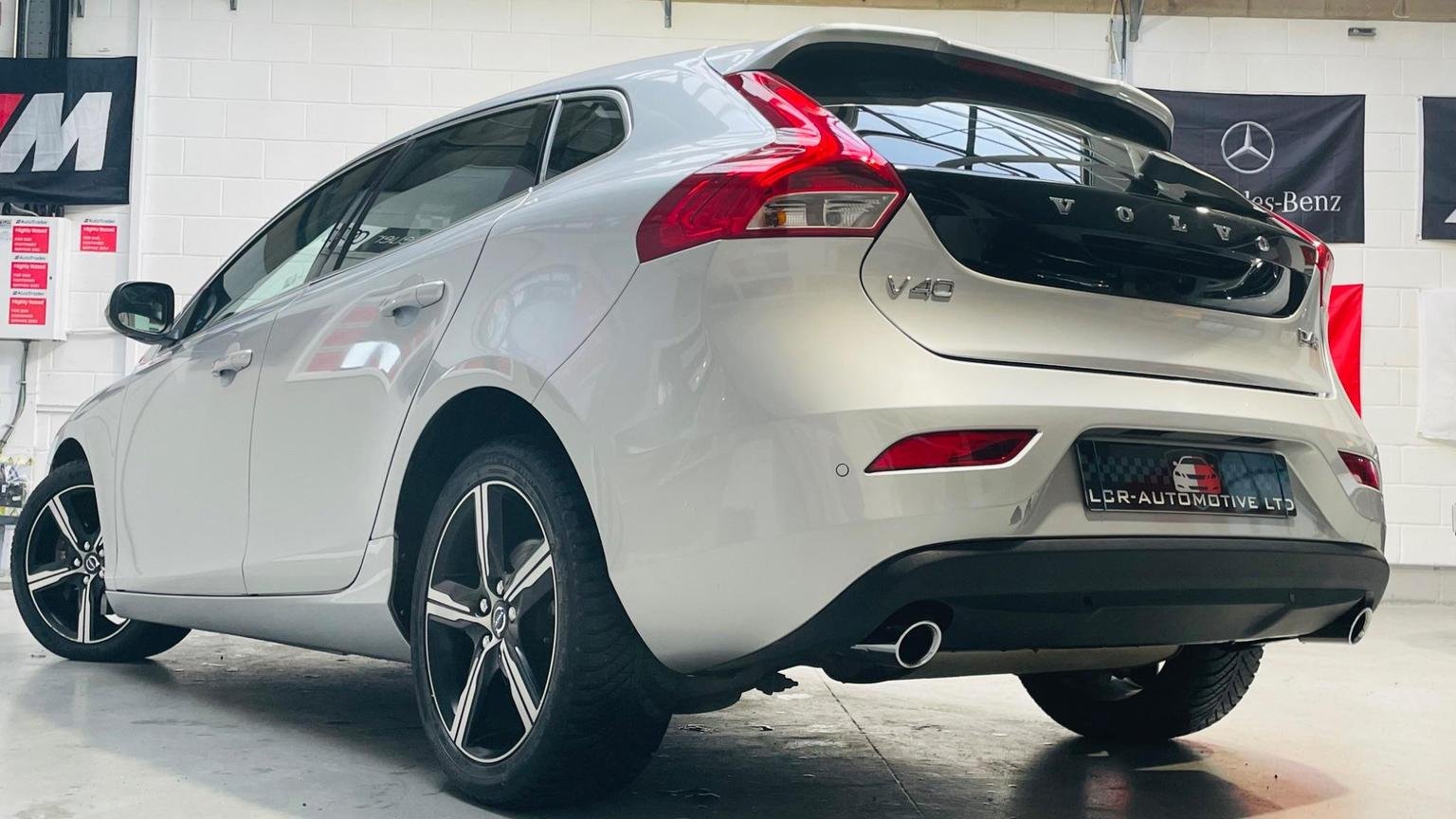 Volvo V40