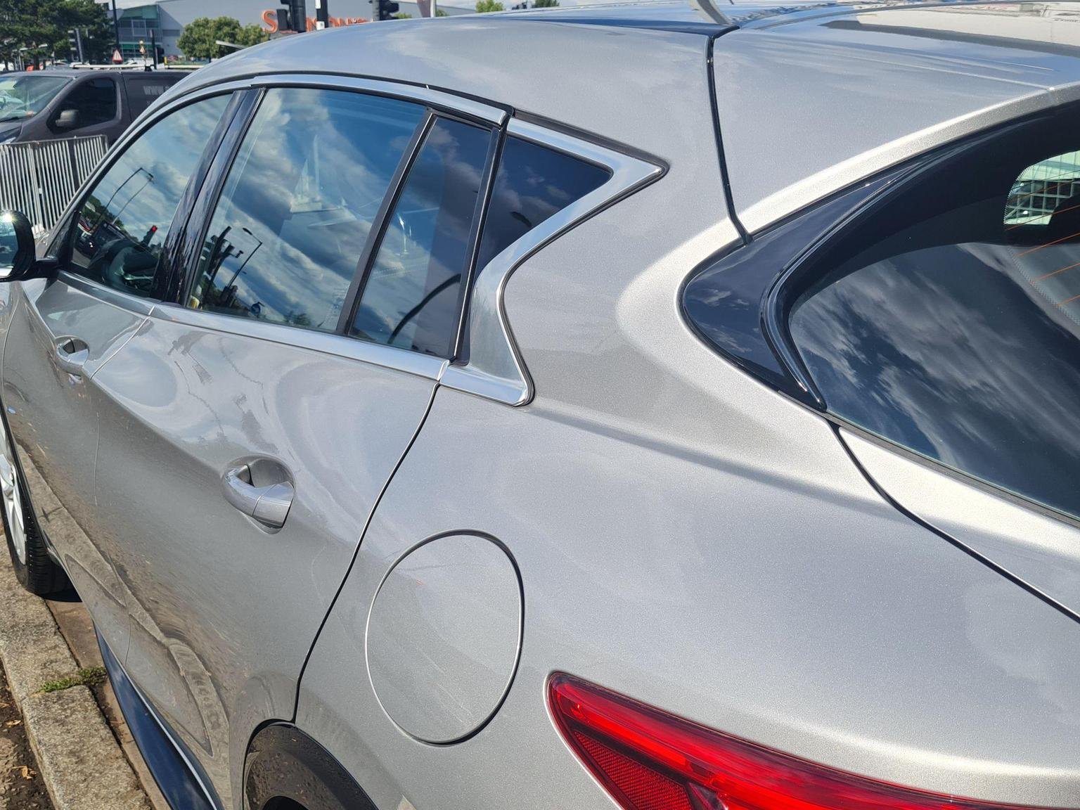 Infiniti Q30