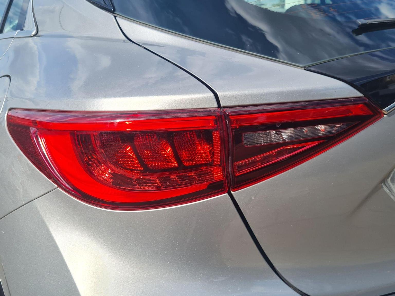Infiniti Q30