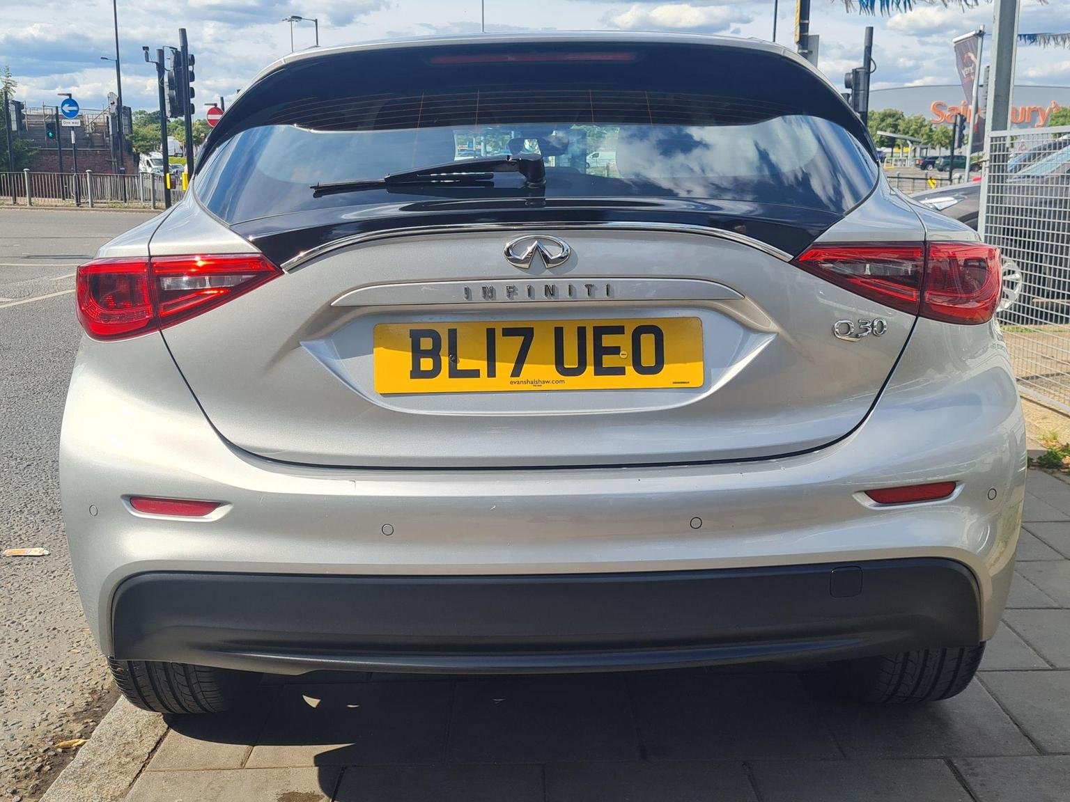 Infiniti Q30