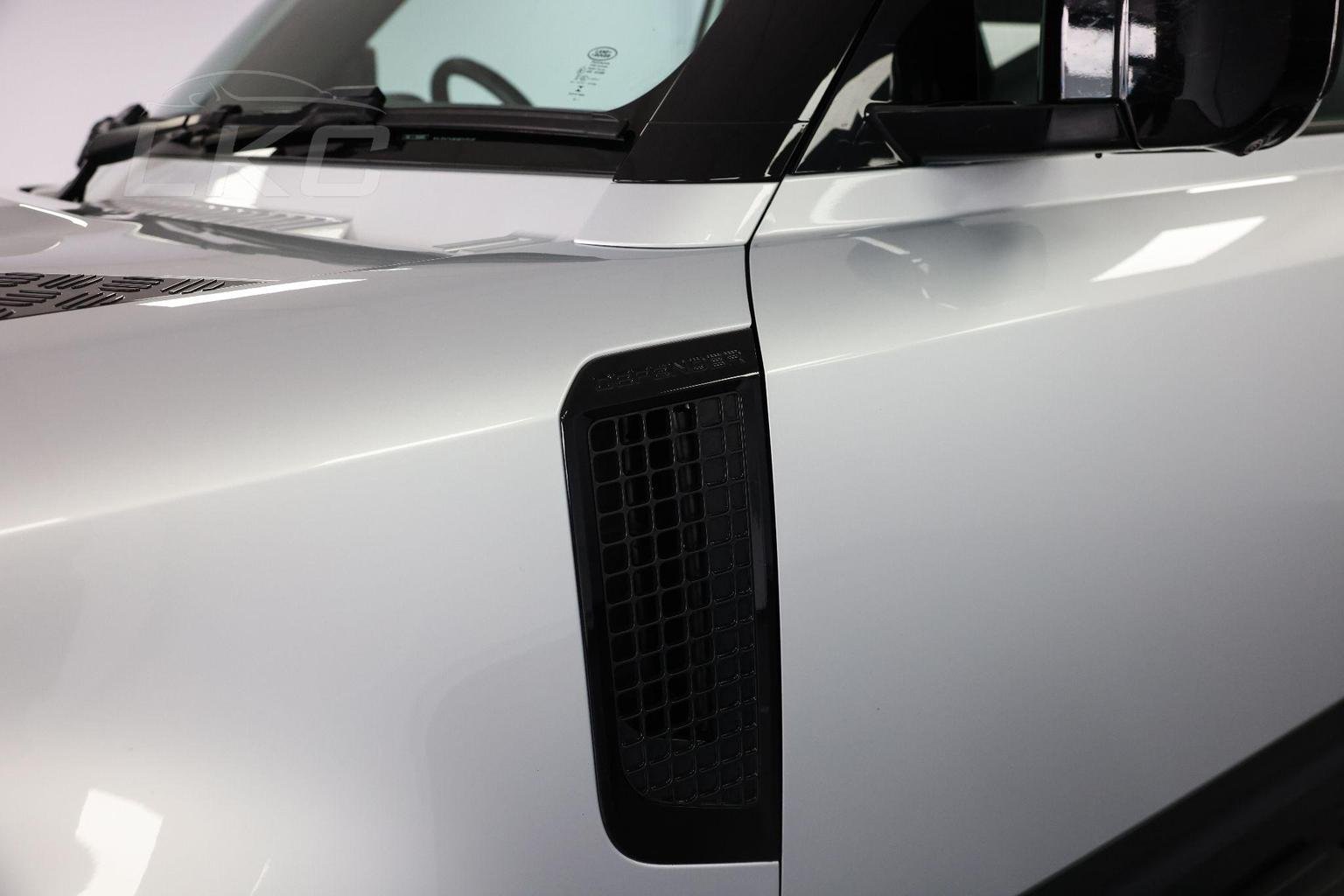 Land Rover 90