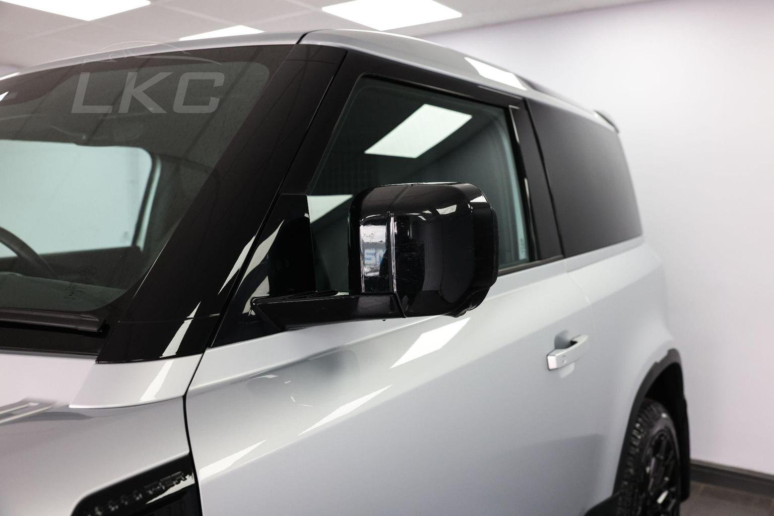 Land Rover 90