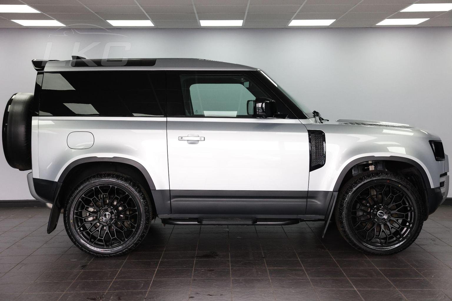 Land Rover 90
