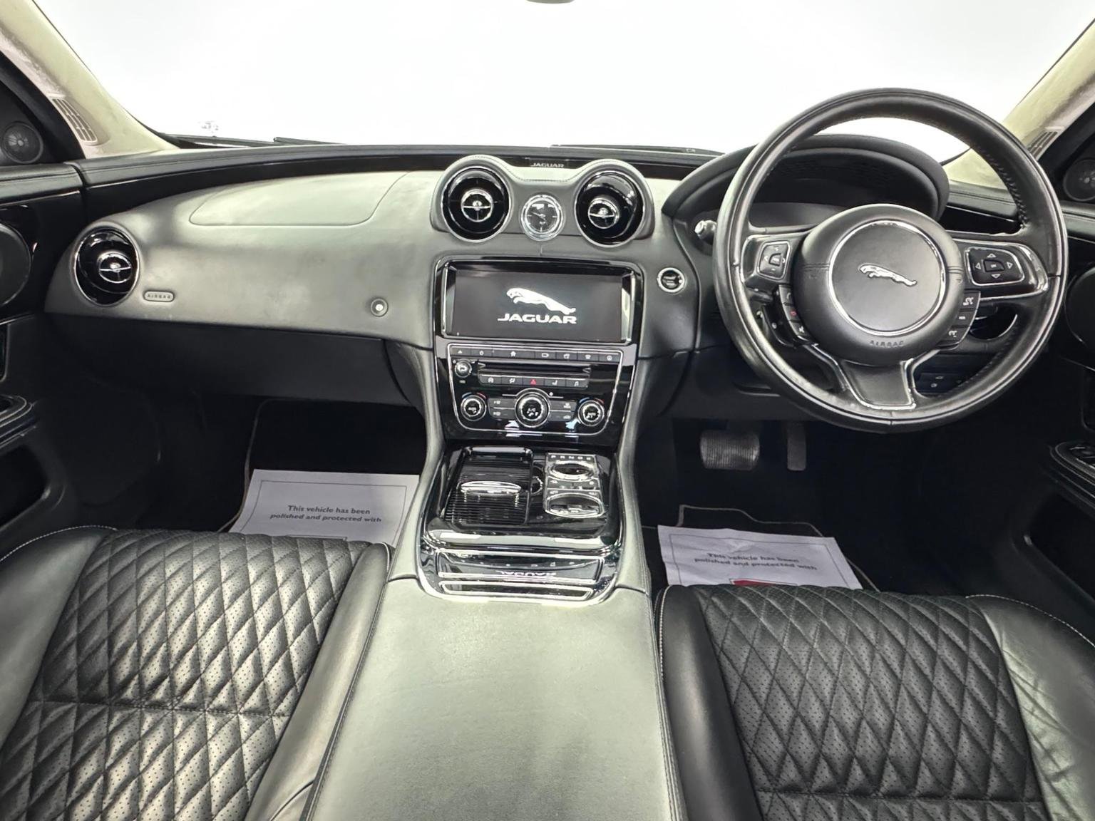 Jaguar XJ