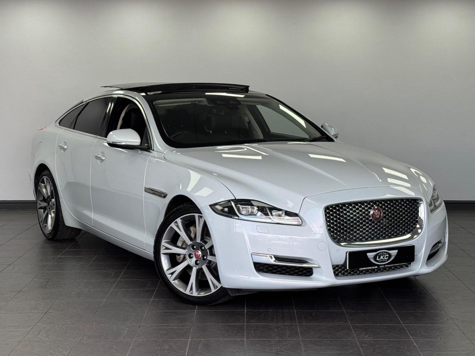 Jaguar XJ