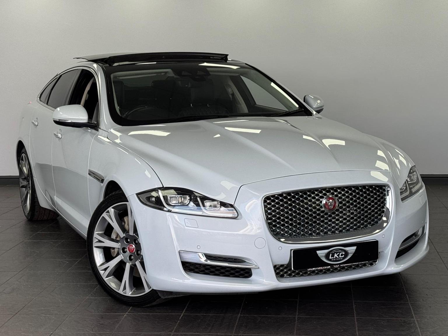 Jaguar XJ