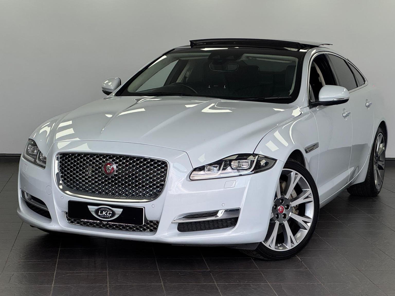 Jaguar XJ
