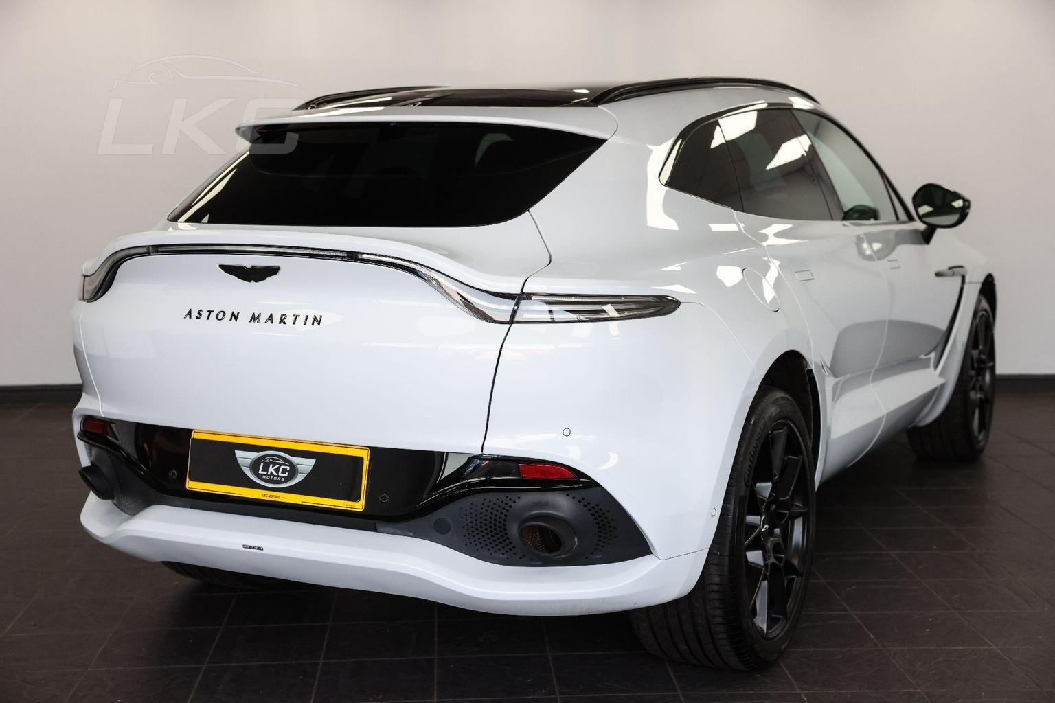 Aston Martin DBX