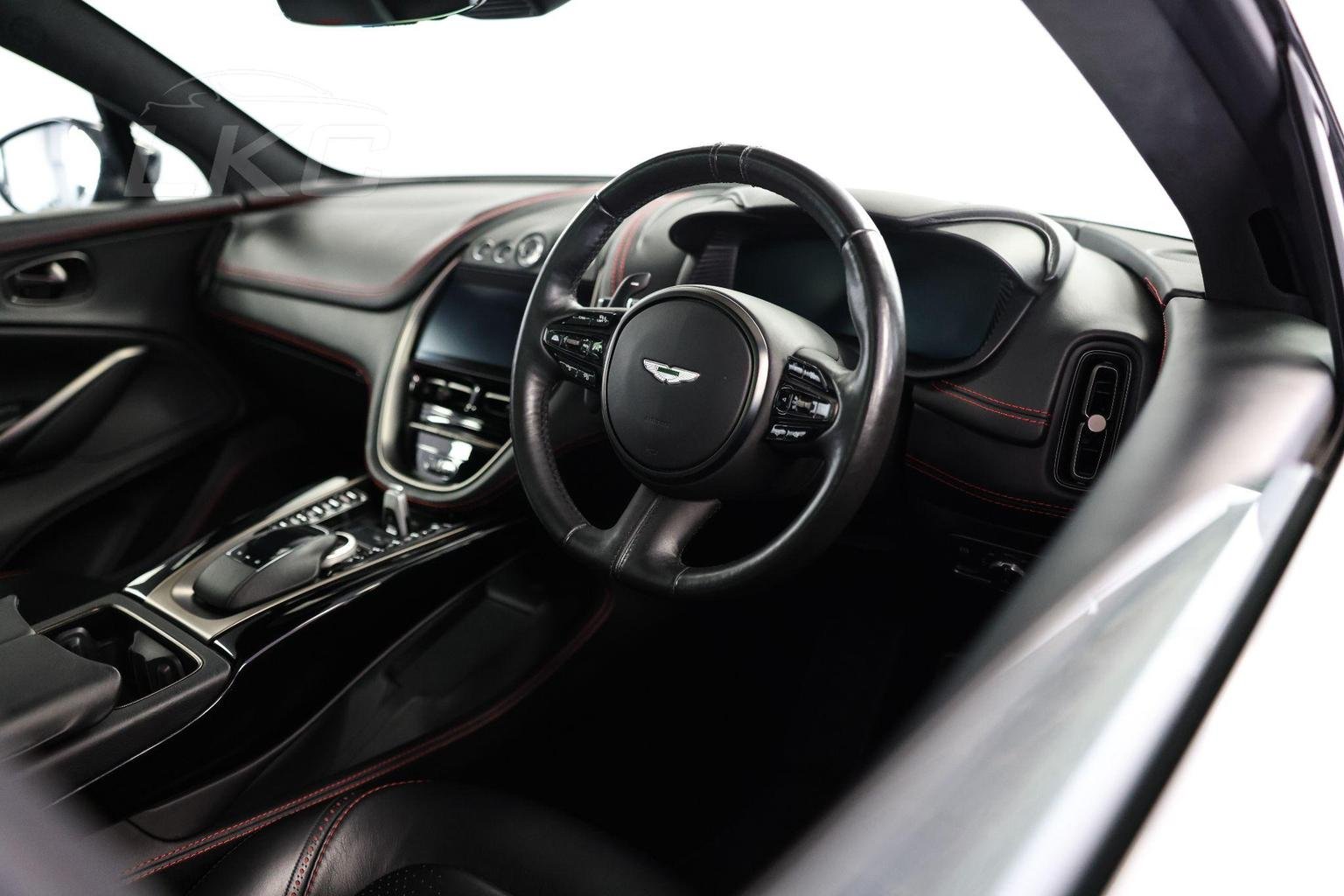 Aston Martin DBX