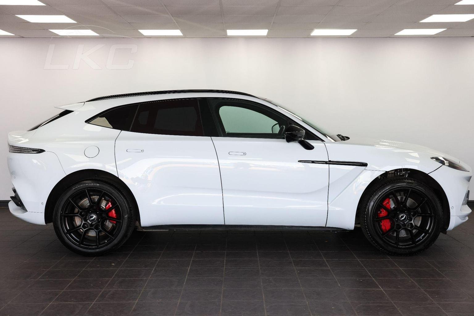 Aston Martin DBX