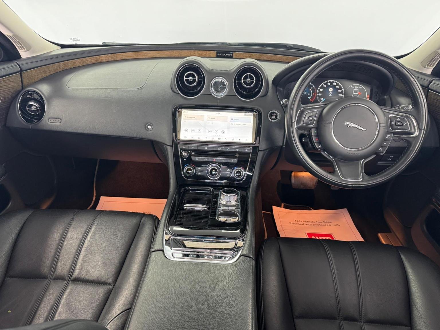 Jaguar XJ