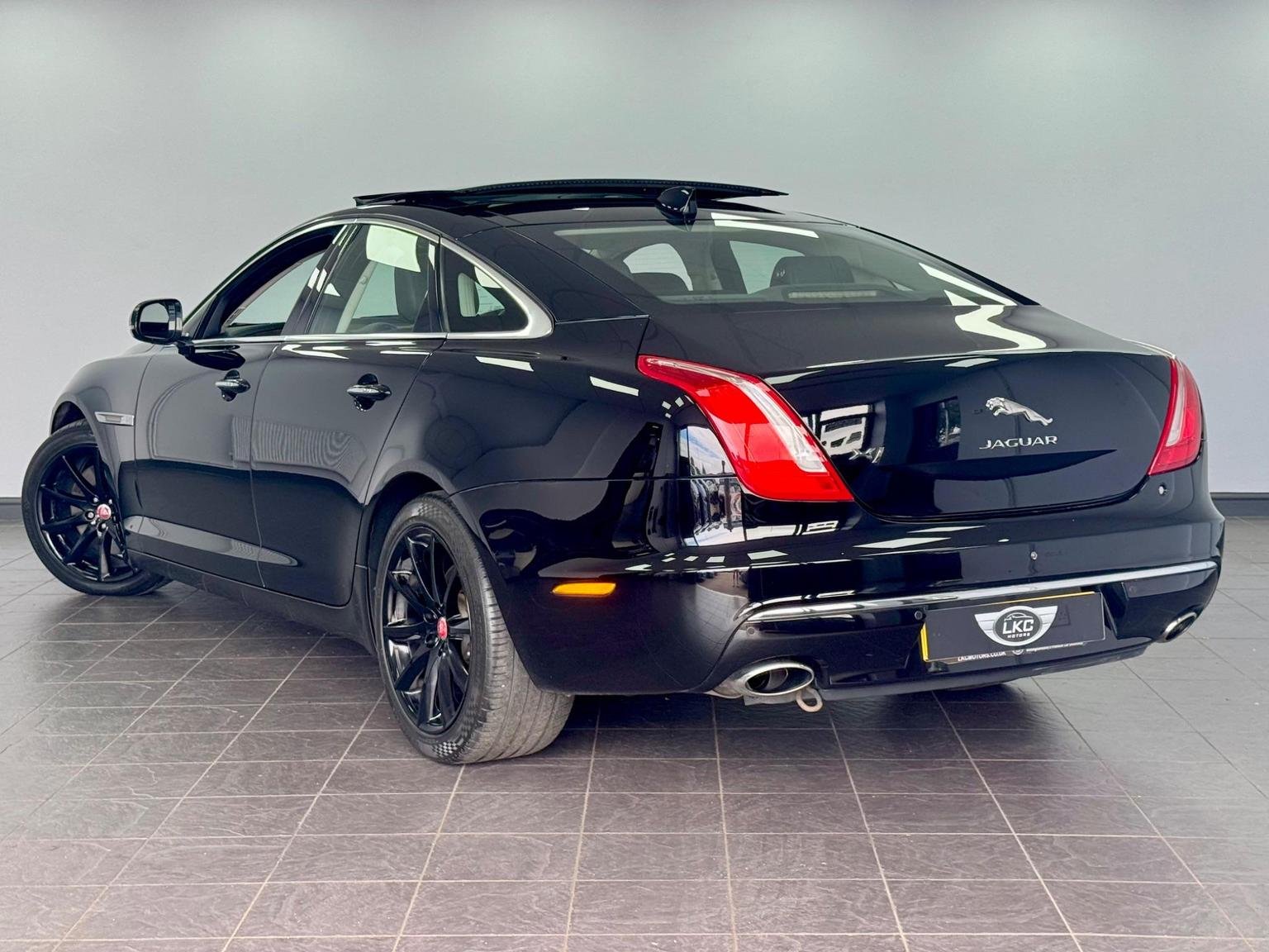 Jaguar XJ