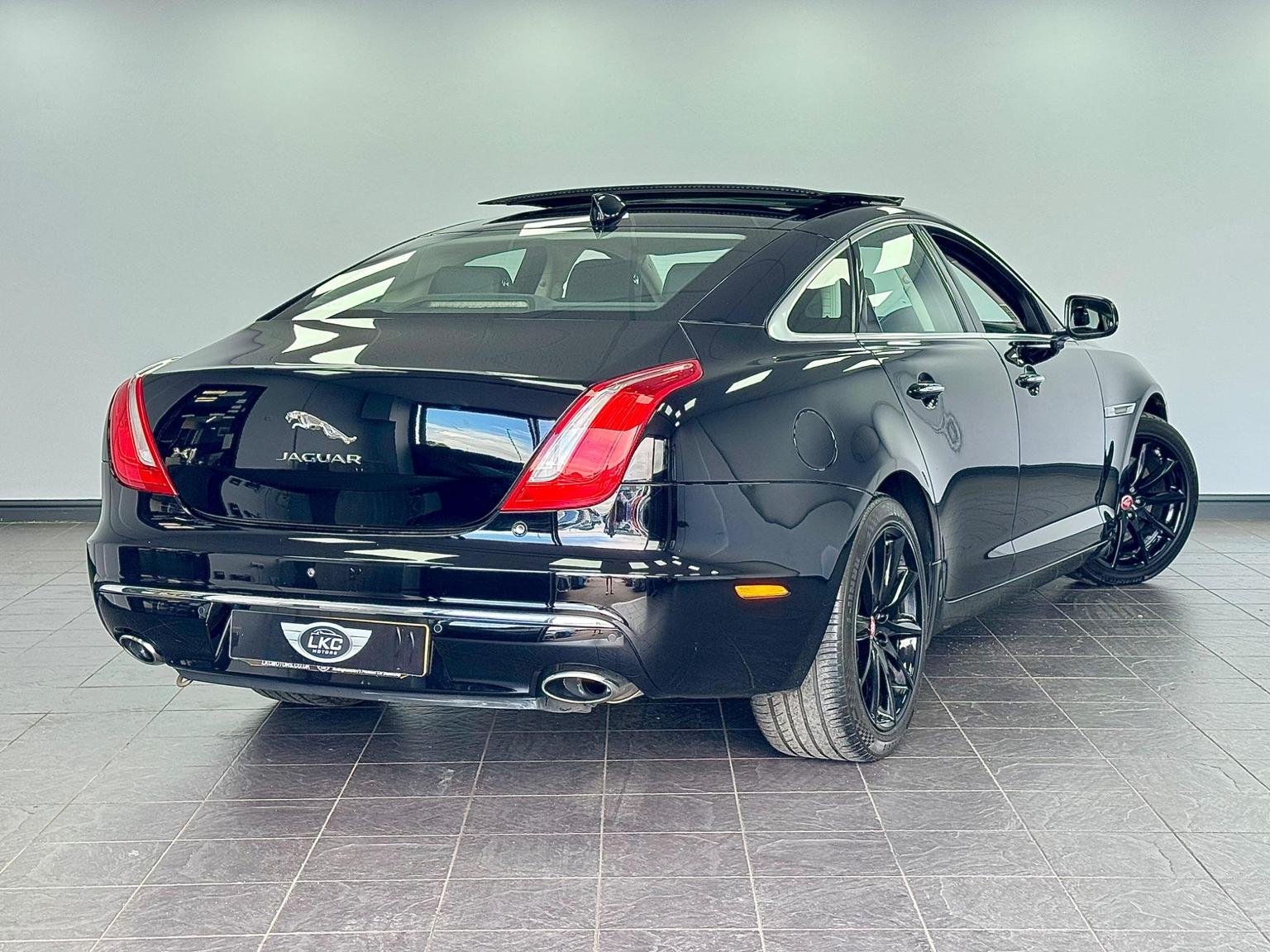 Jaguar XJ
