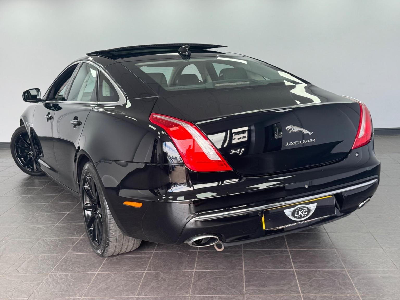 Jaguar XJ