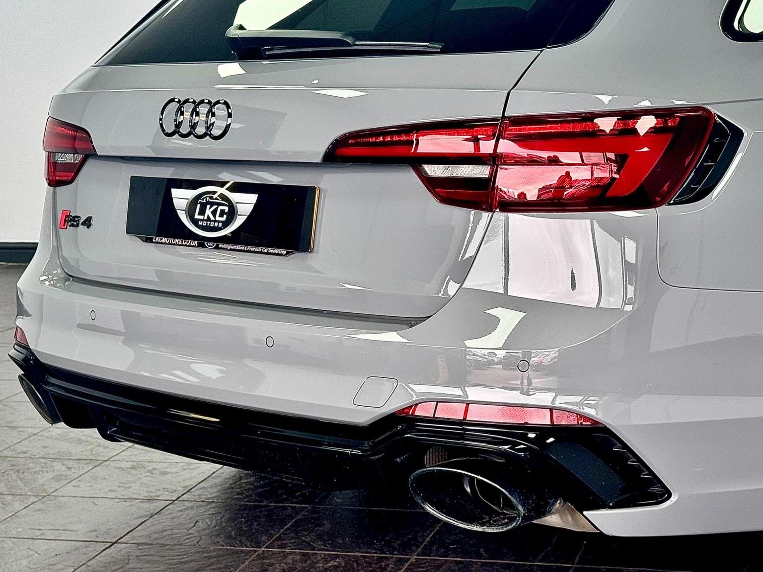 Audi RS4 Saloon