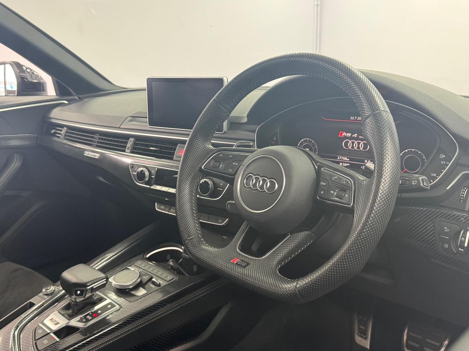 Audi RS4 Saloon