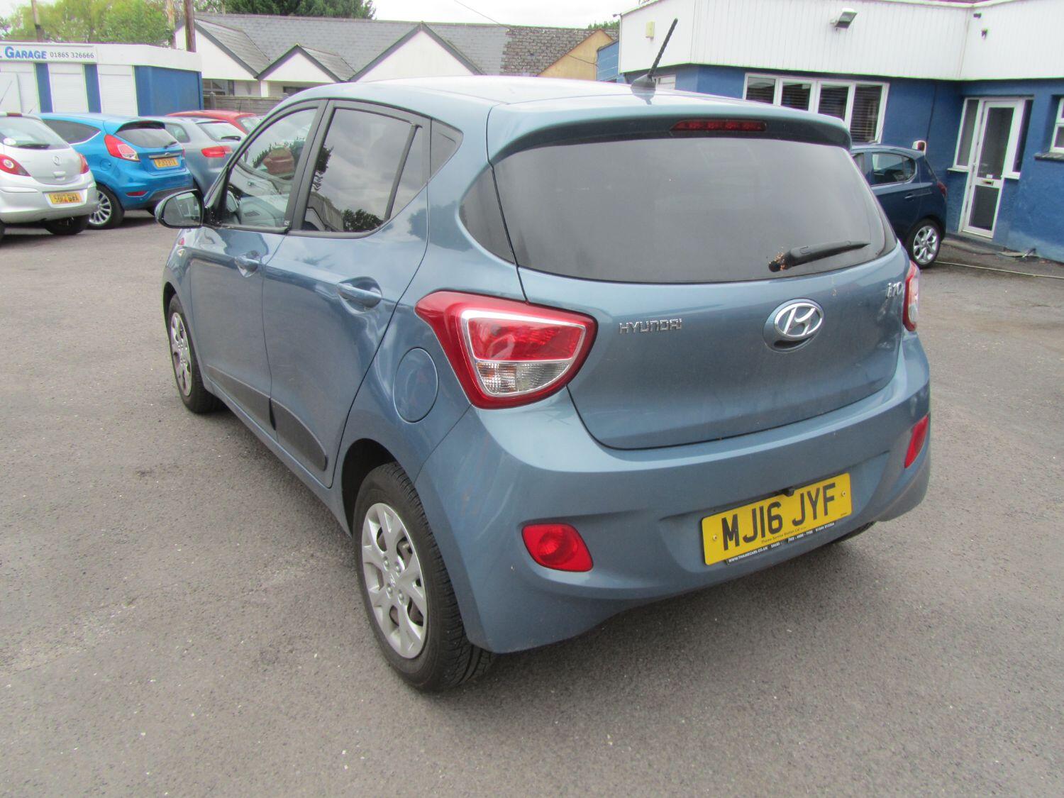 Hyundai i10