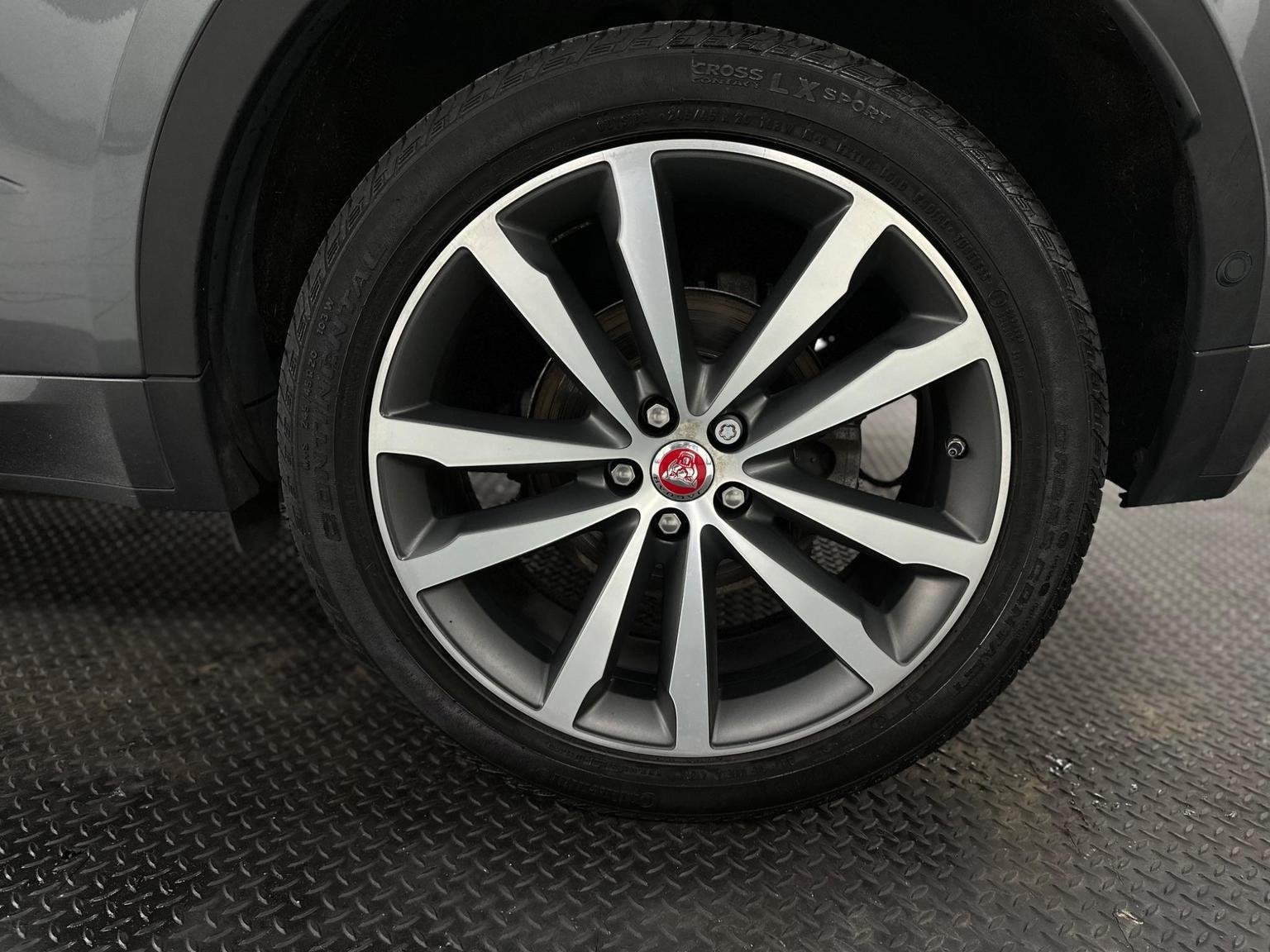 Jaguar E Pace