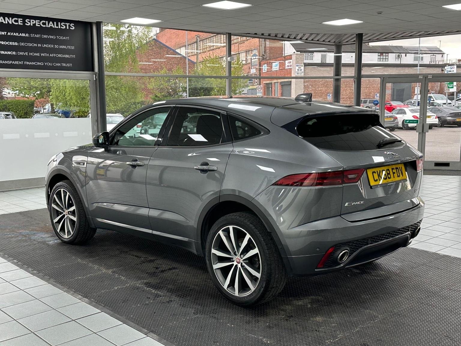 Jaguar E Pace