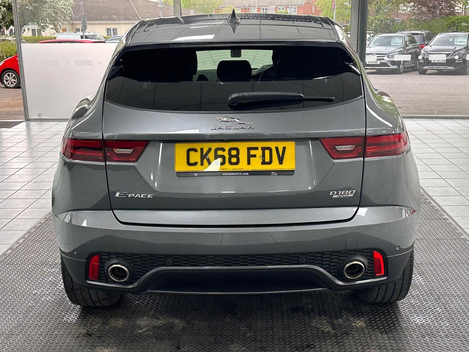 Jaguar E Pace