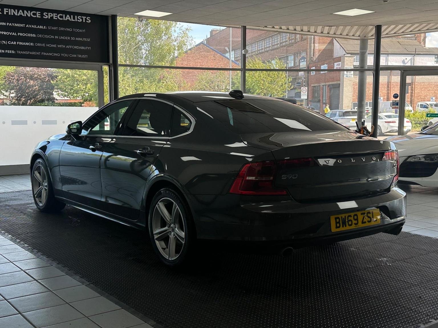 Volvo S90
