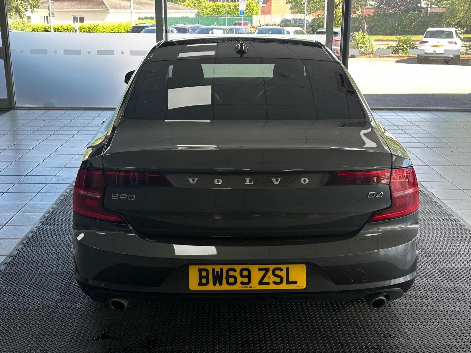 Volvo S90