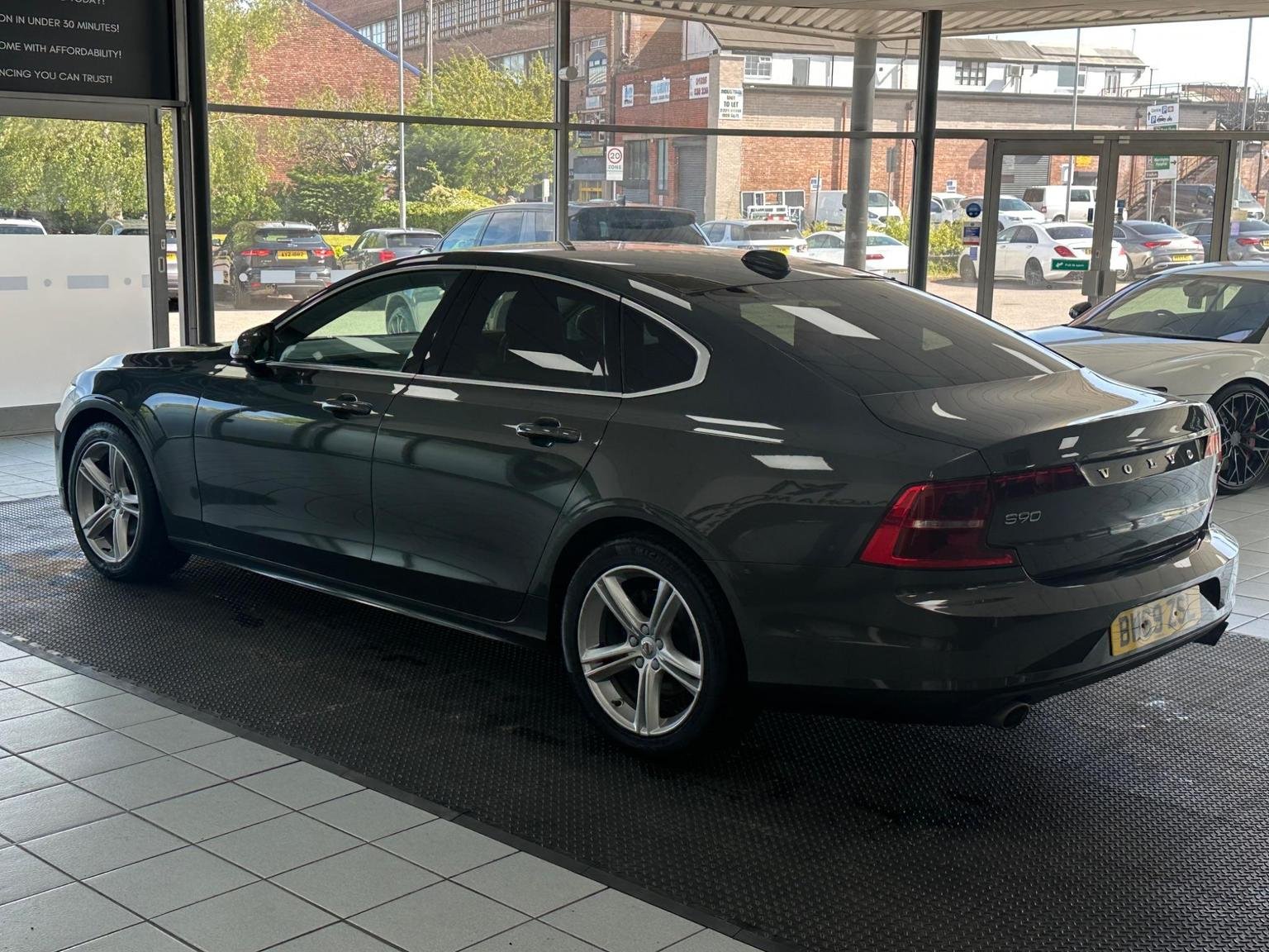 Volvo S90