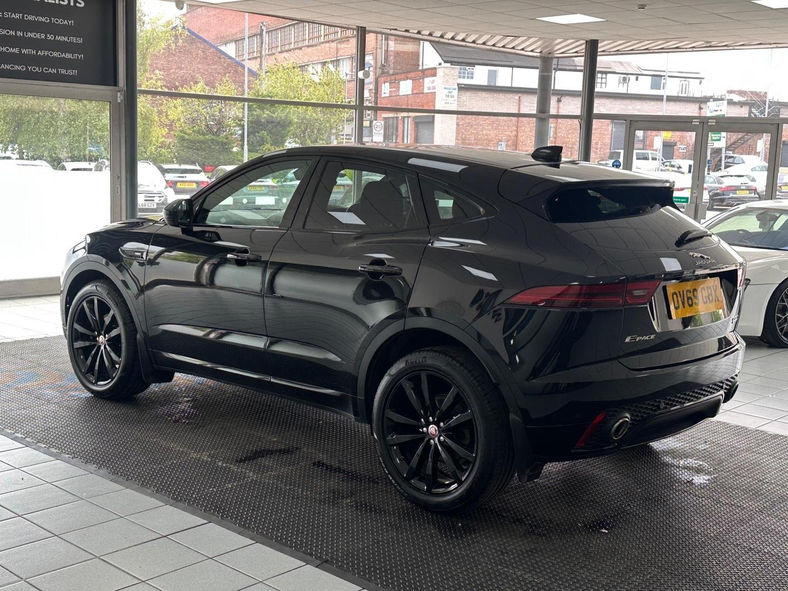 Jaguar E Pace