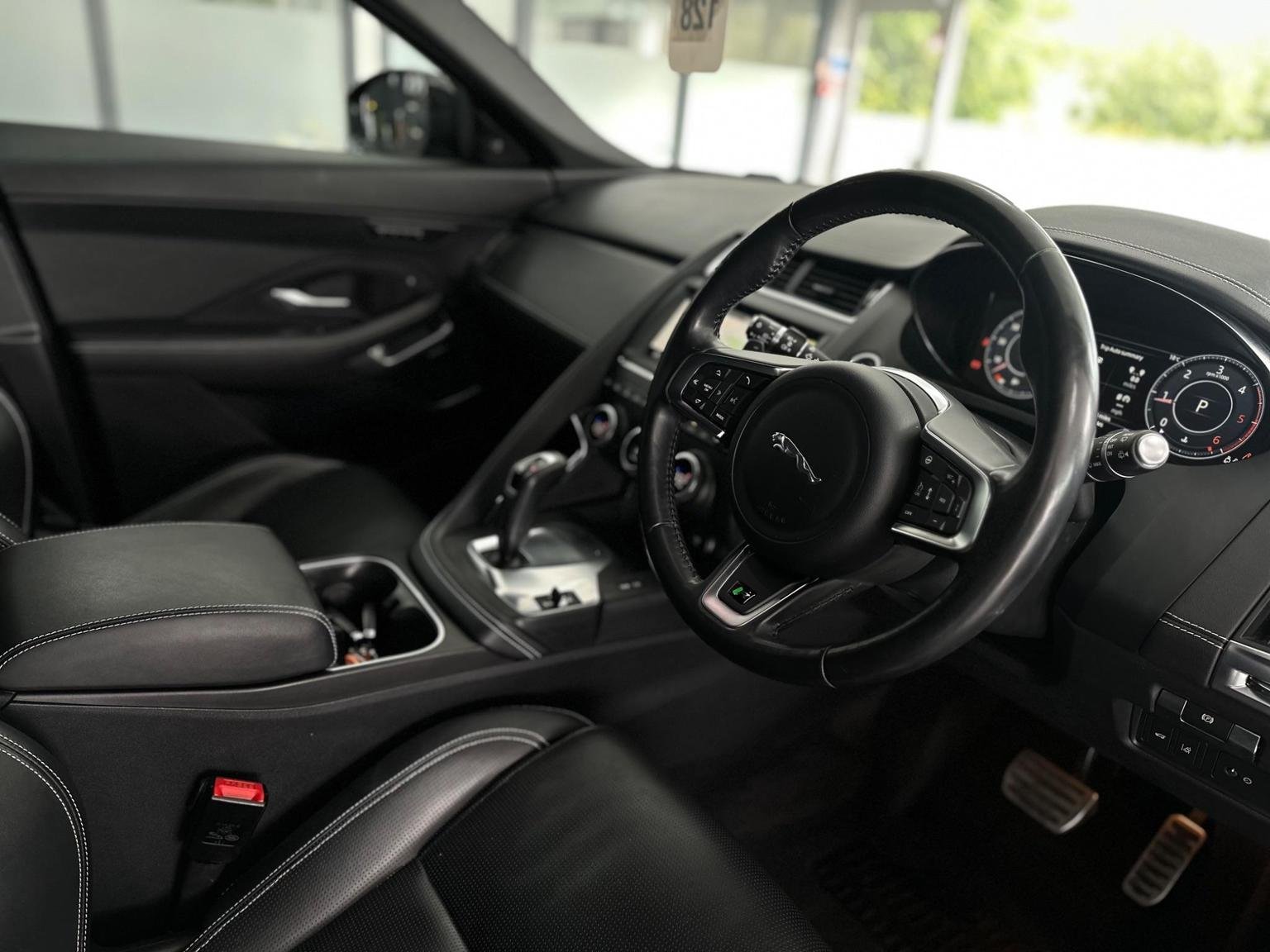 Jaguar E Pace