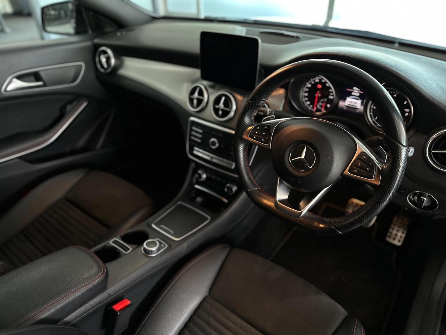 Mercedes Benz CLA