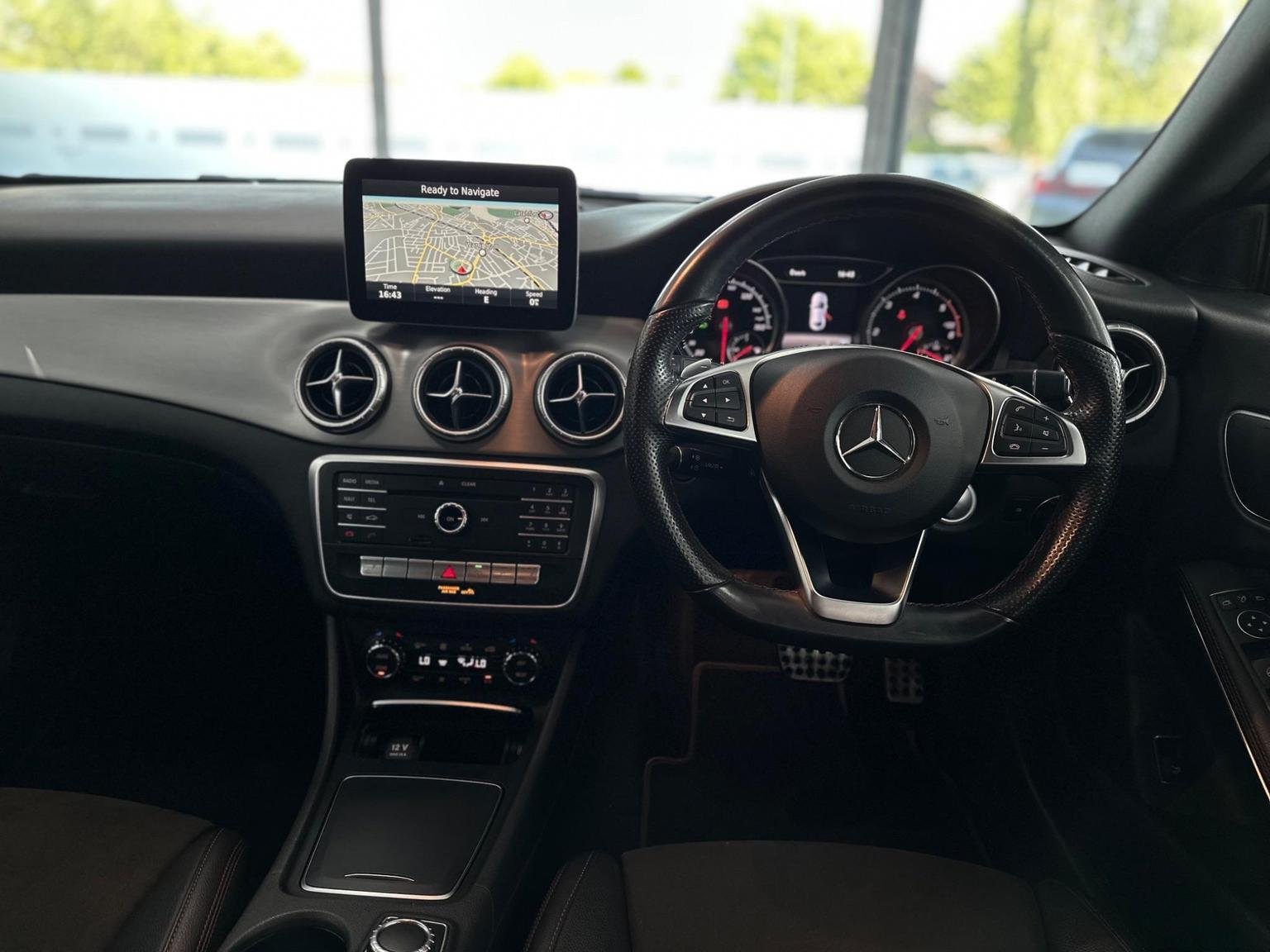 Mercedes Benz CLA