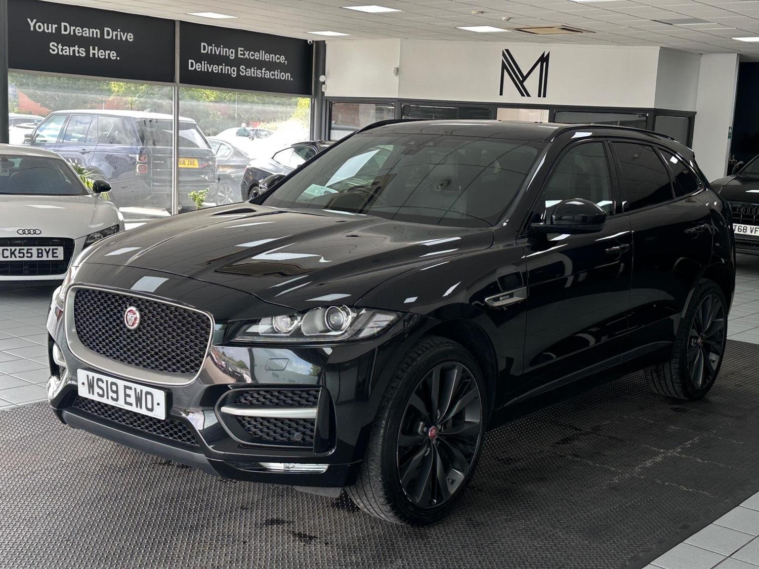 Jaguar F Pace