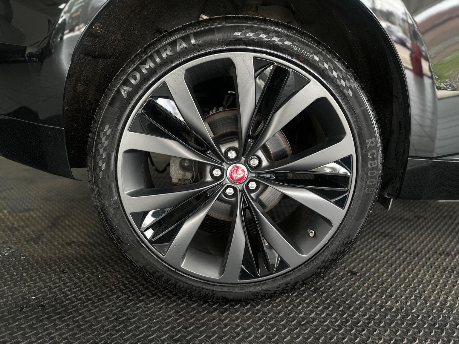 Jaguar F Pace