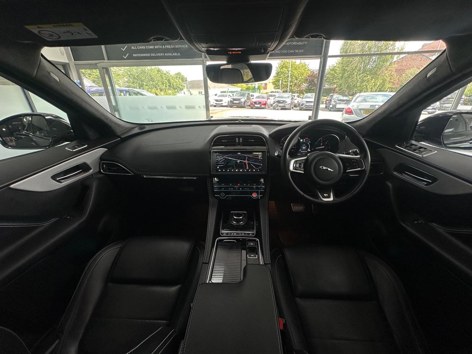 Jaguar F Pace
