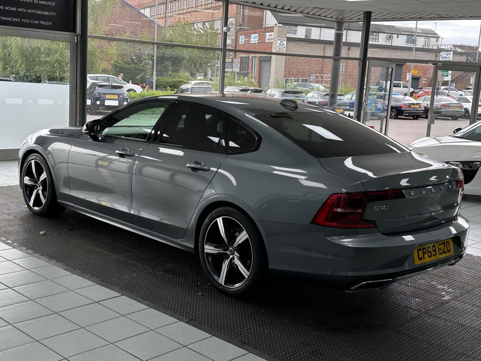 Volvo S90
