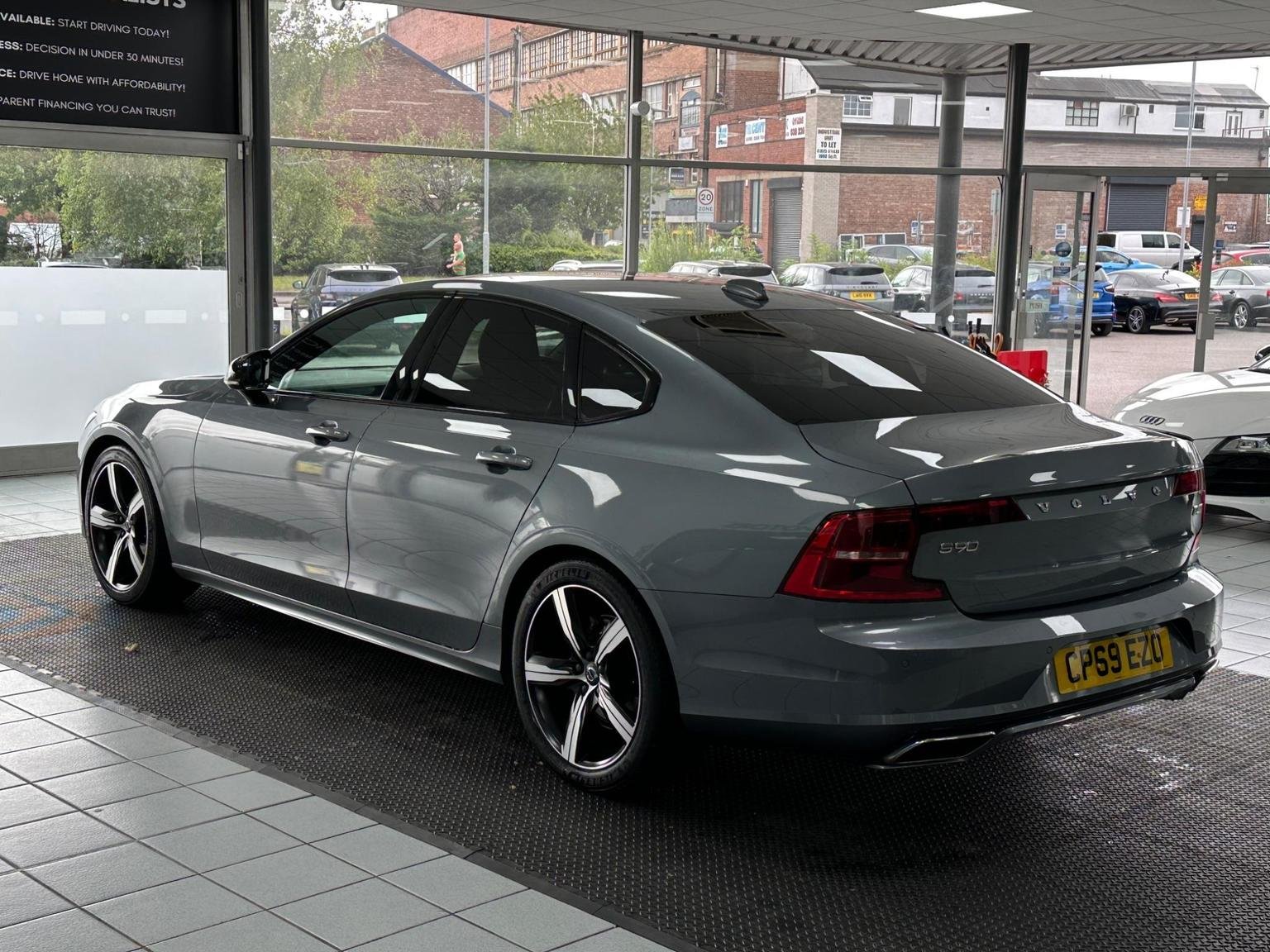 Volvo S90