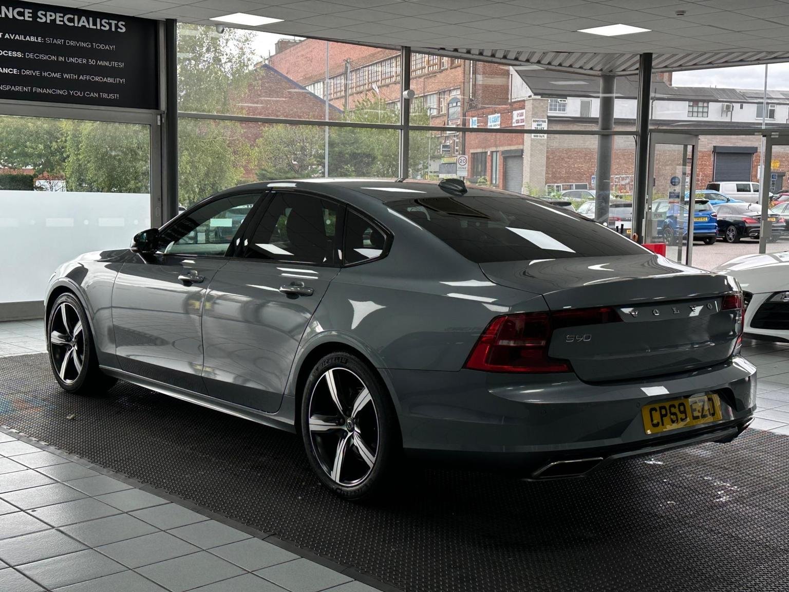 Volvo S90