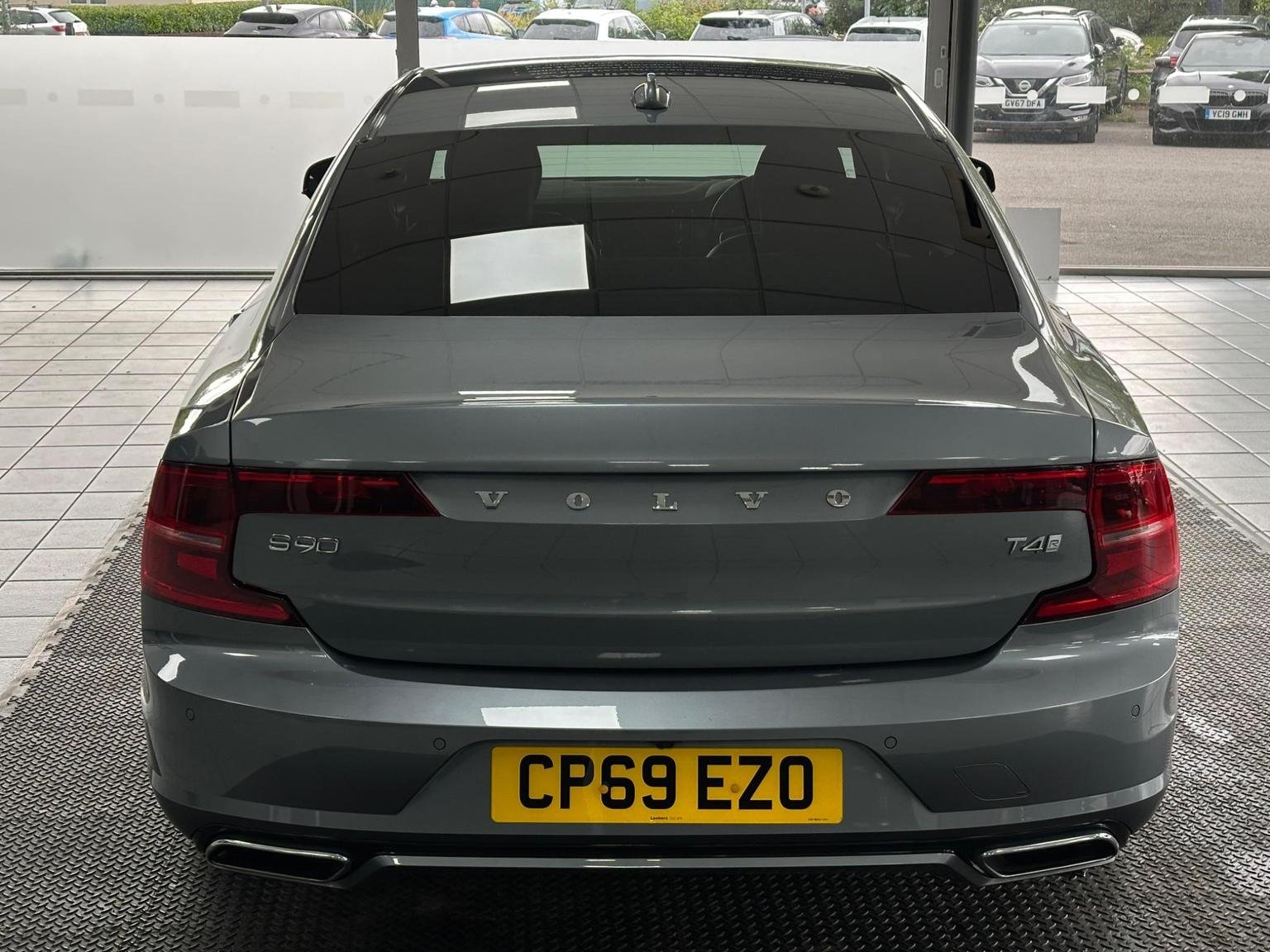 Volvo S90