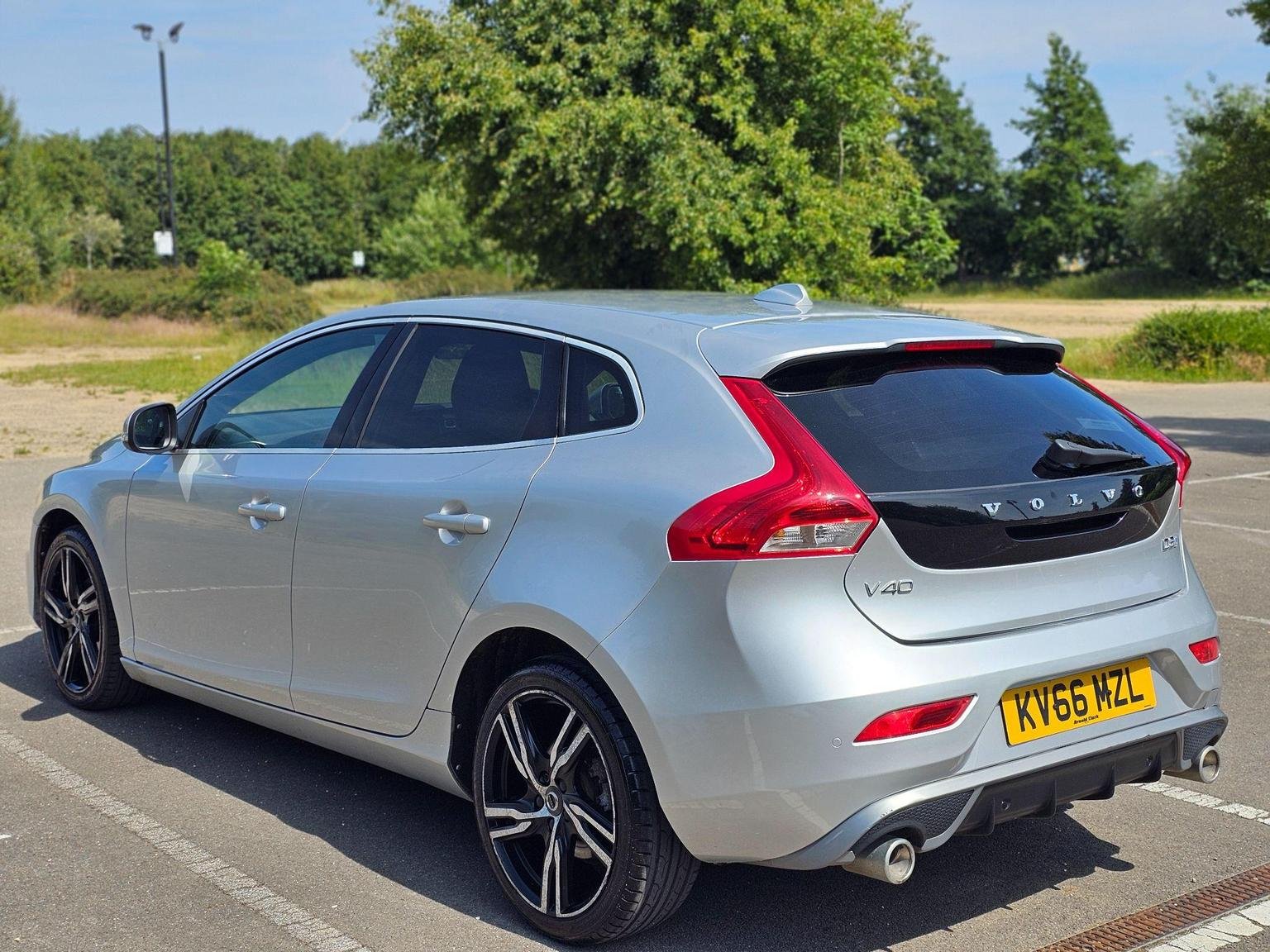 Volvo V40