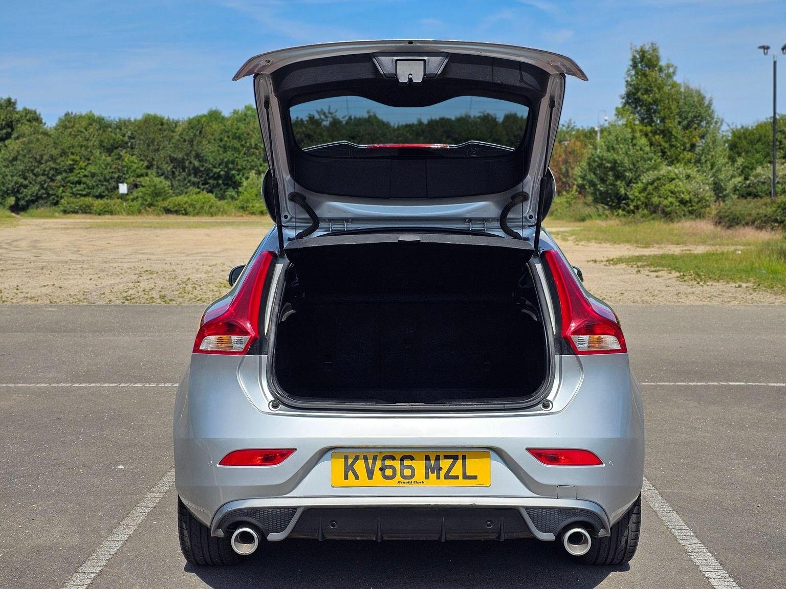 Volvo V40
