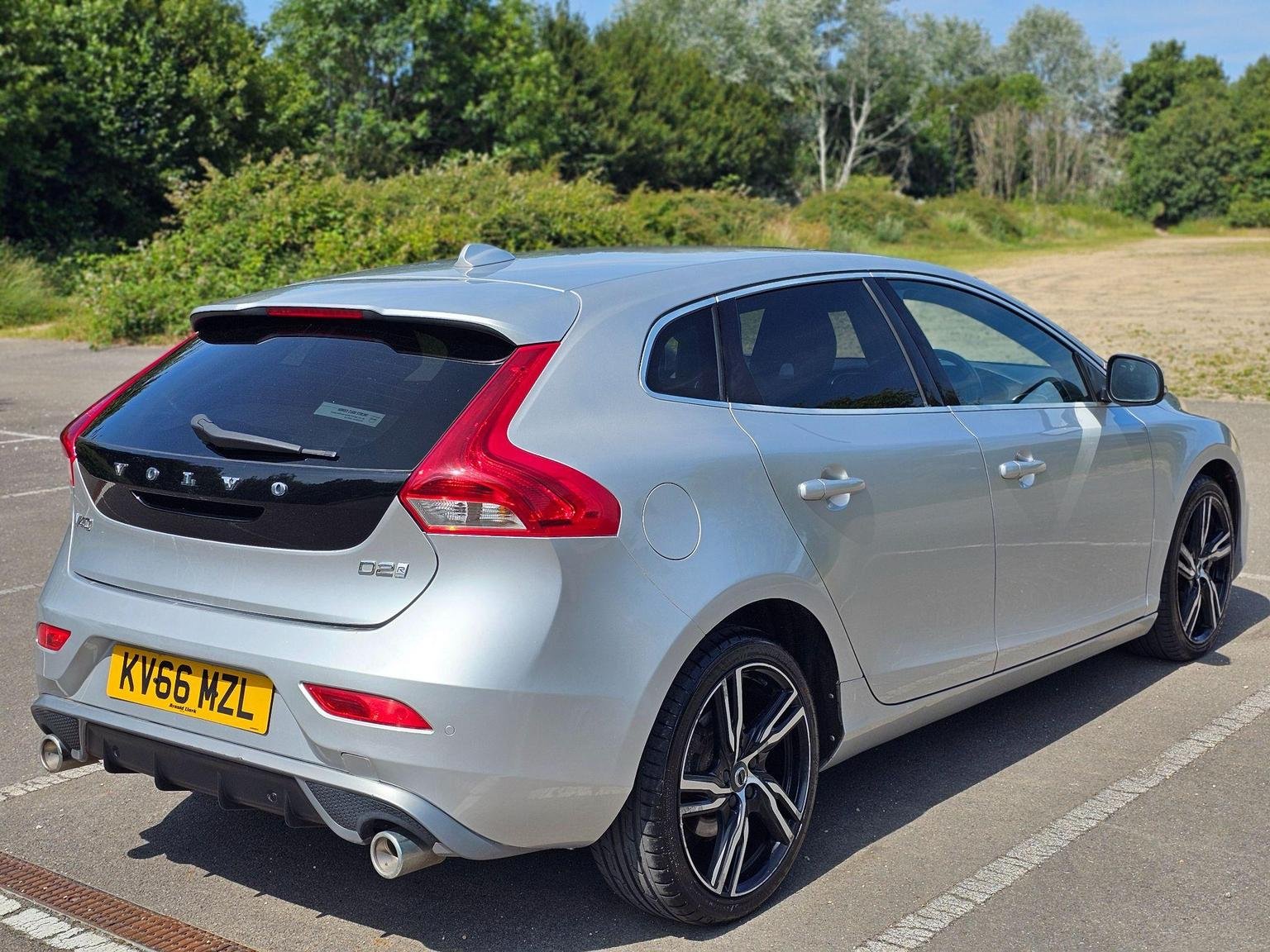 Volvo V40