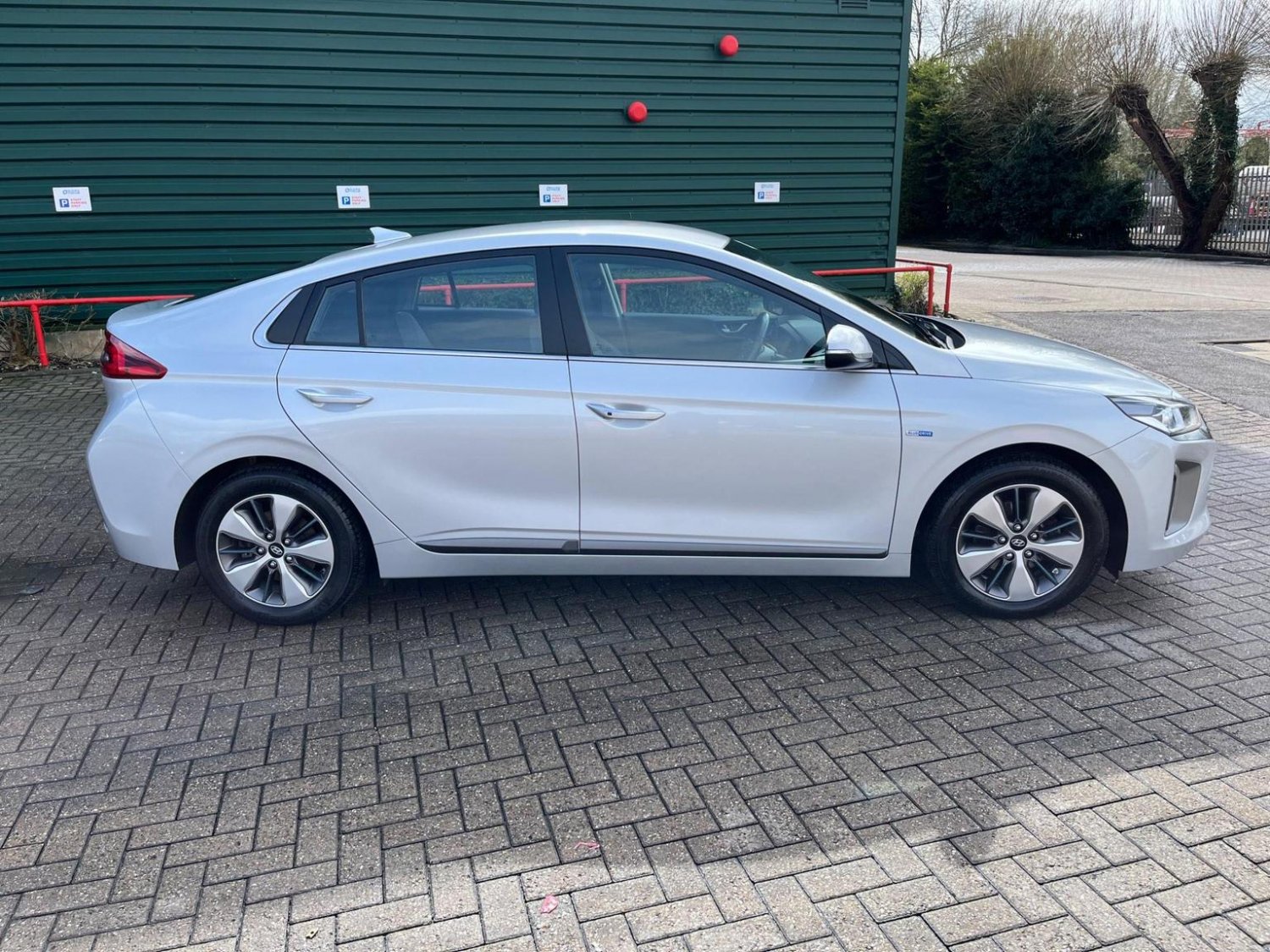 Hyundai IONIQ