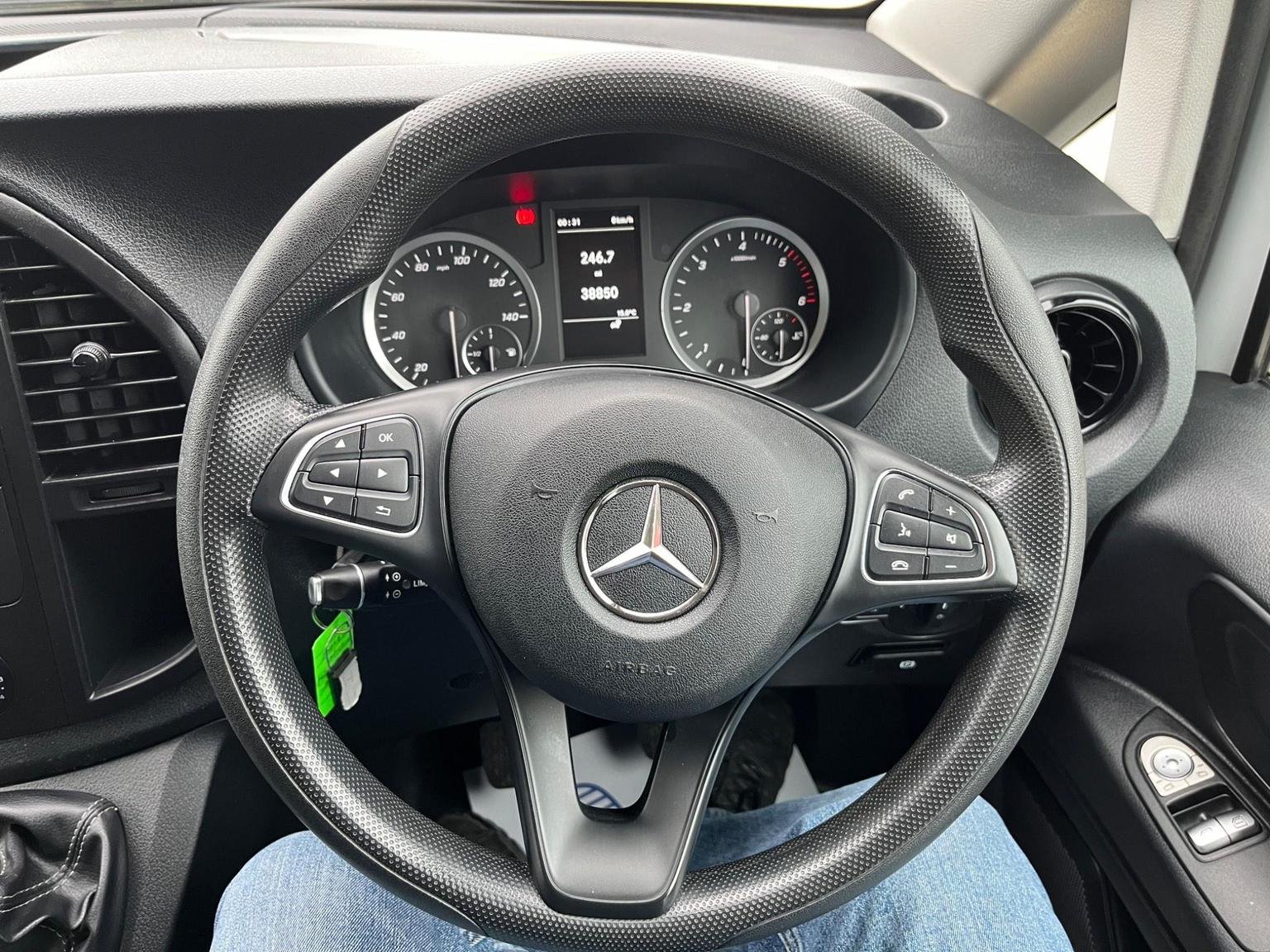 Mercedes Benz Vito