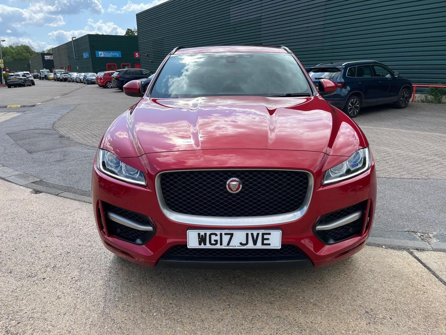 Jaguar F Pace