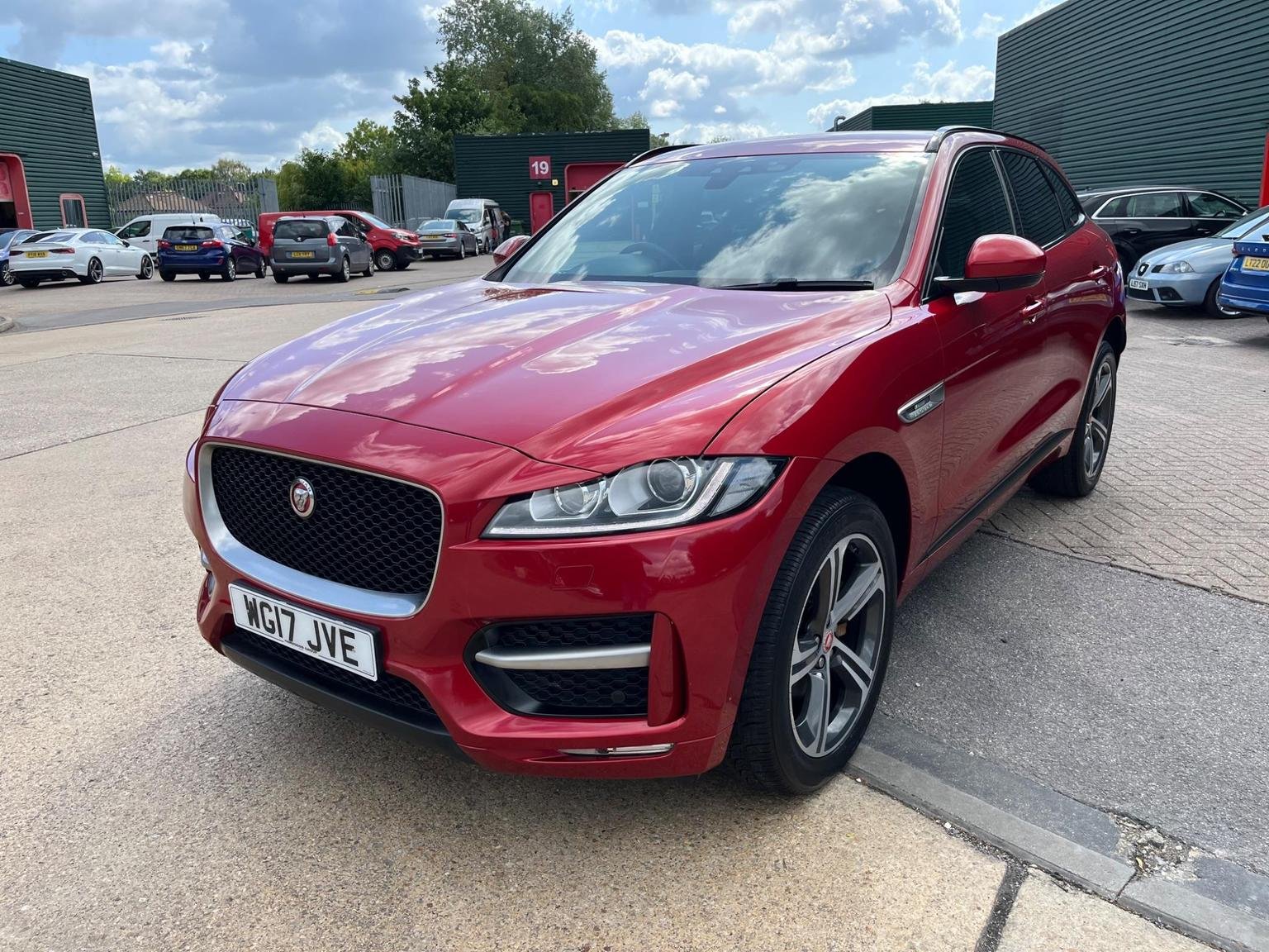 Jaguar F Pace