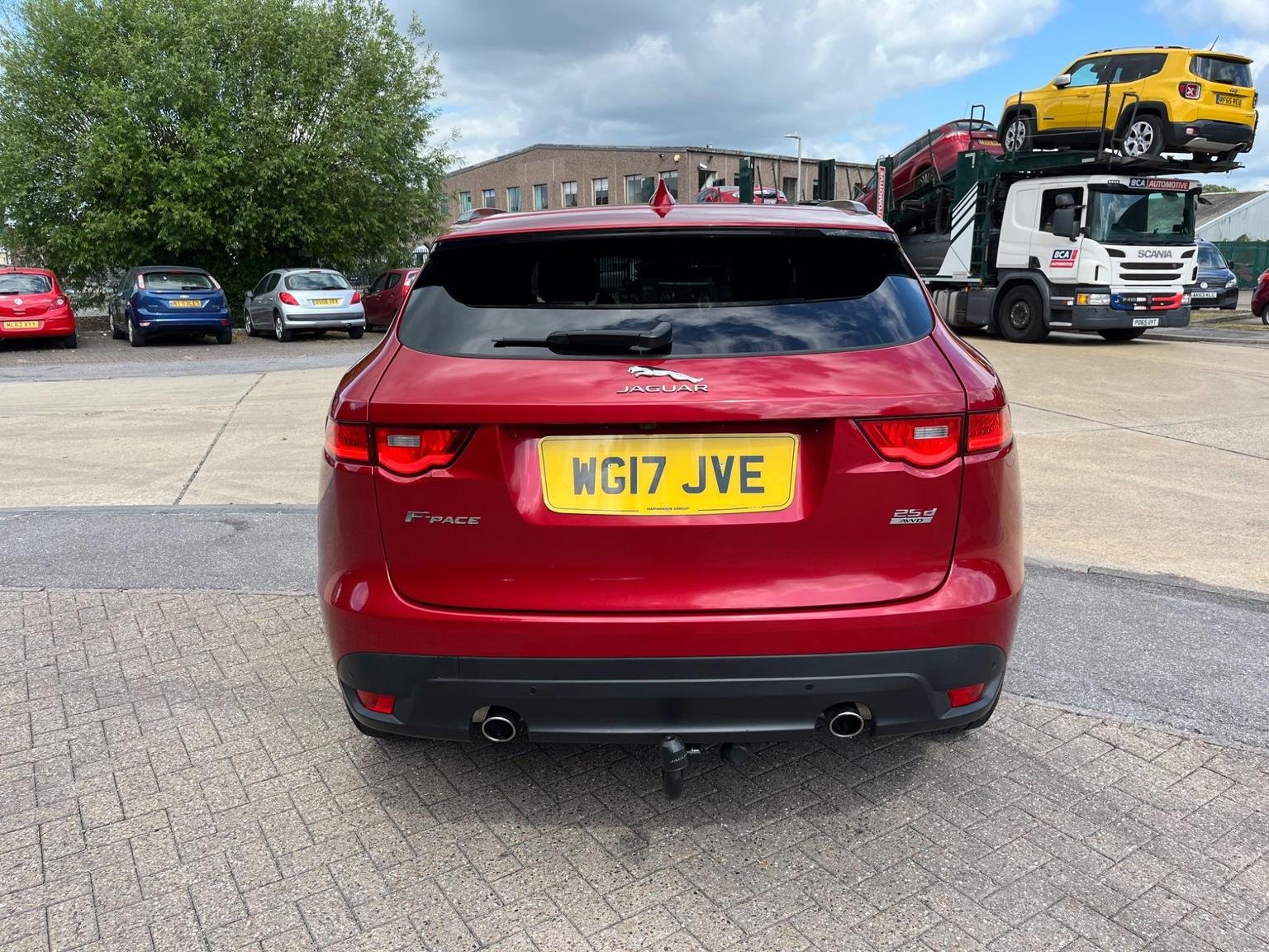 Jaguar F Pace