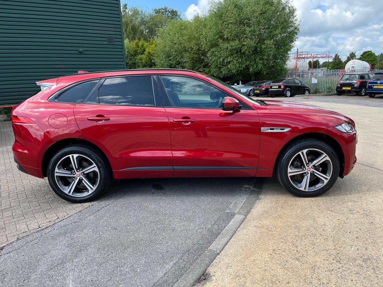 Jaguar F Pace