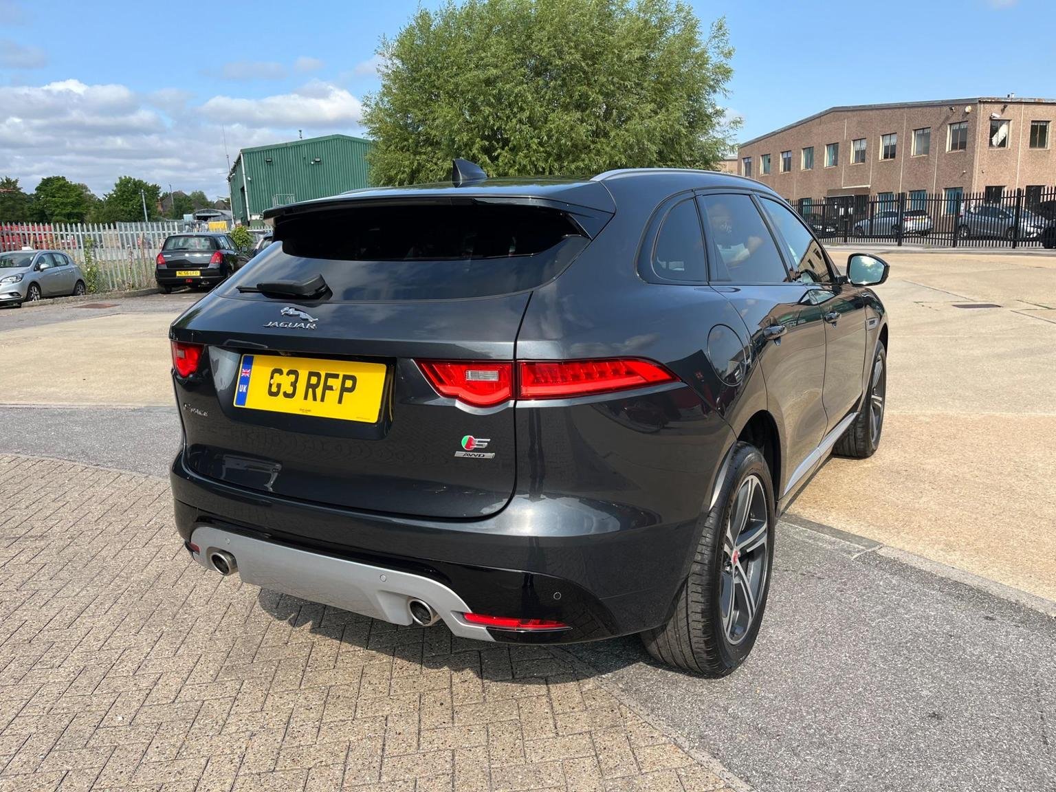 Jaguar F Pace