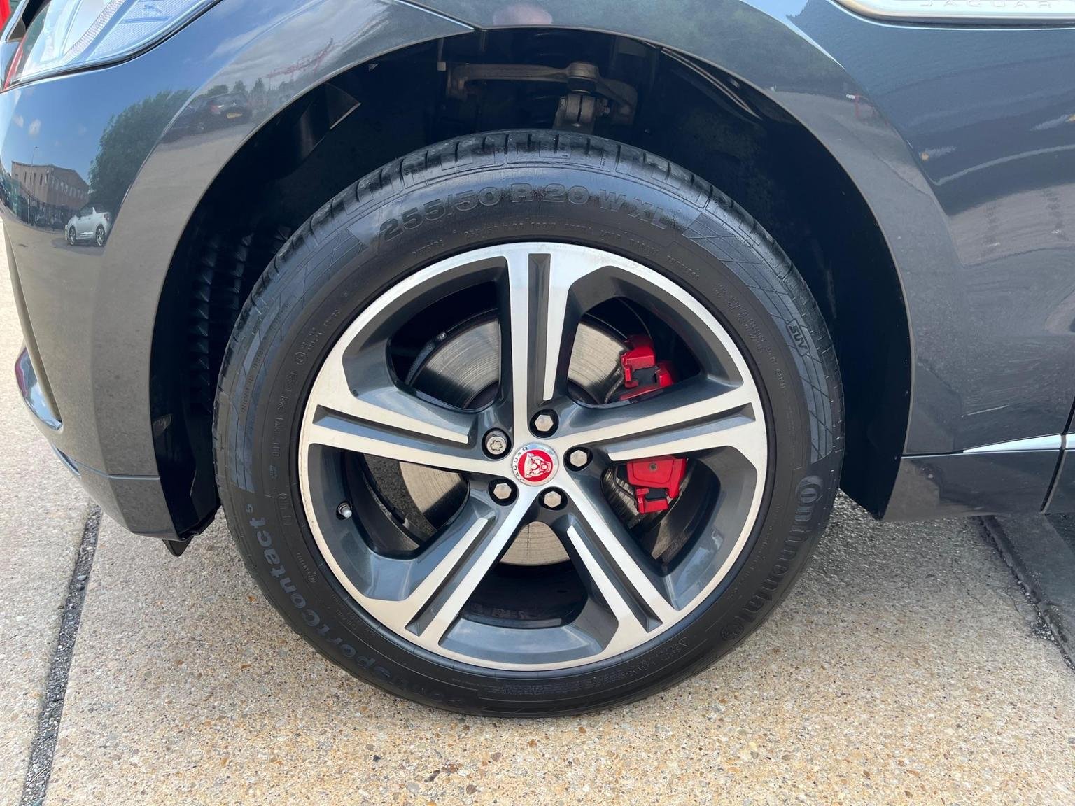 Jaguar F Pace