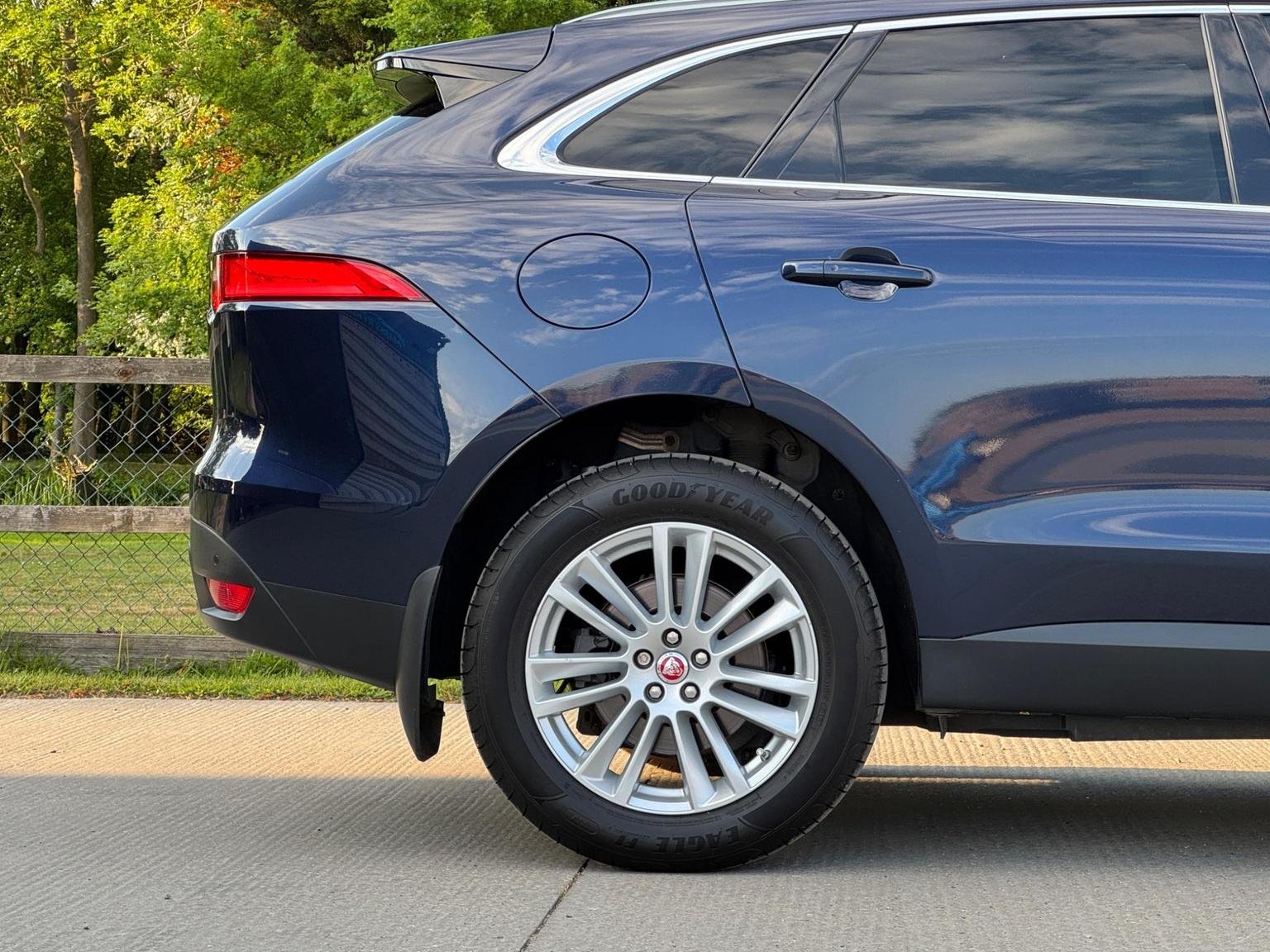 Jaguar F Pace